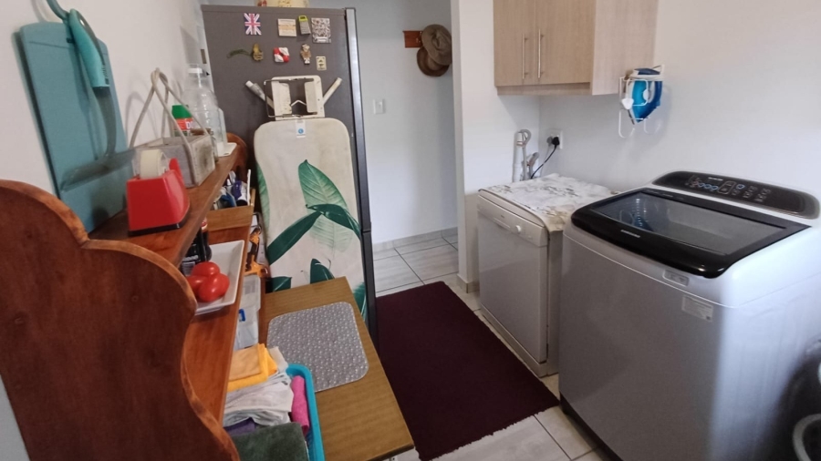 3 Bedroom Property for Sale in Britannia Bay Western Cape